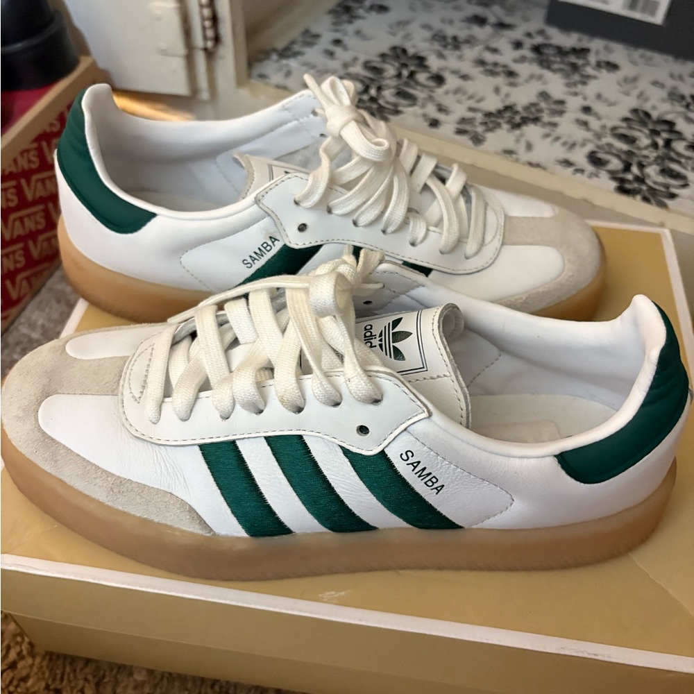 Adidas White and green  mens samba size 81/2 only once worn  good condition.
